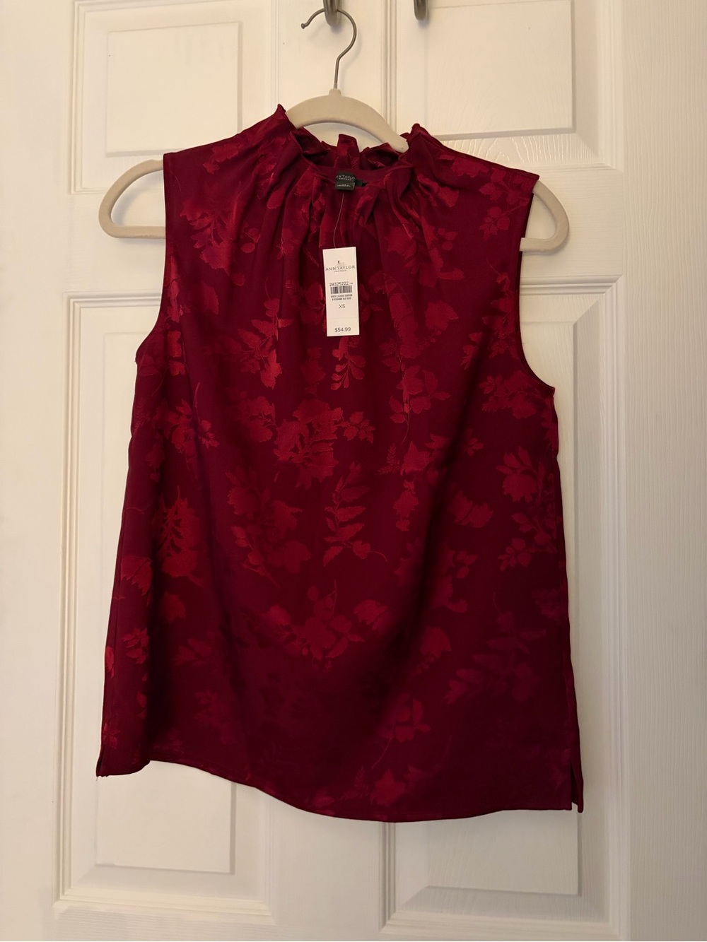 Ann Taylor Factory Sleeveless Floral Jacquard Shell Top - Burgundy